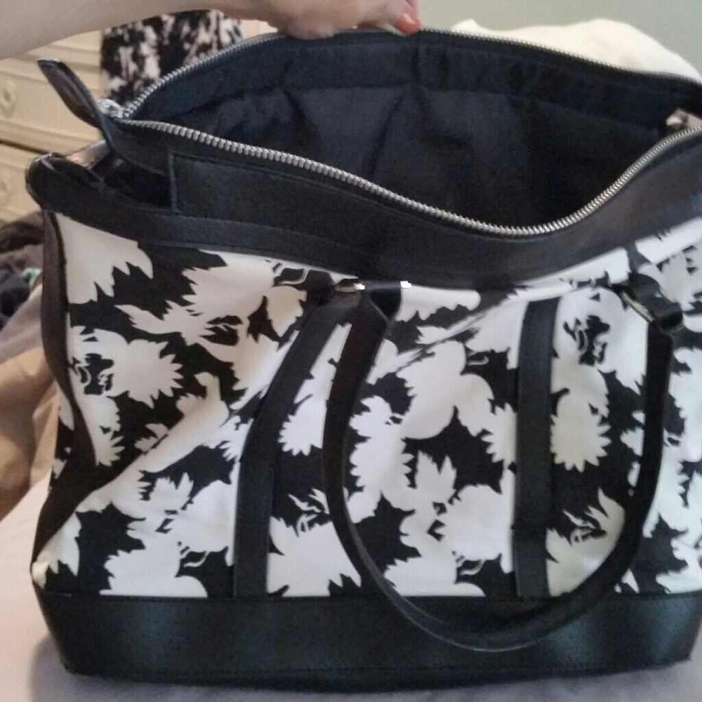 Medium handbag