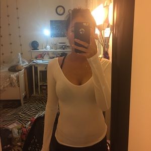 Long sleeve Vneck tee