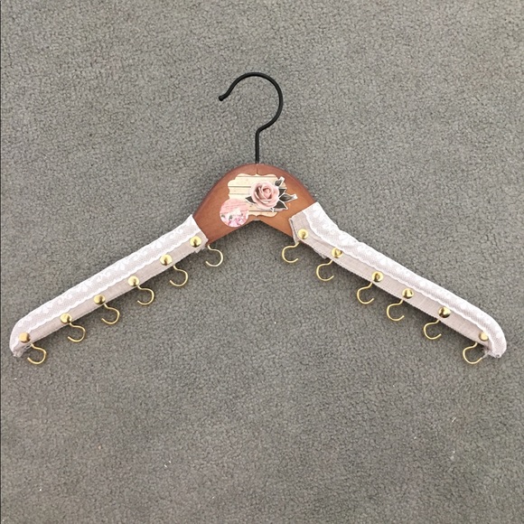 ANNABELLE Jewelry - Jewelry, Scarf or Belt Hanger