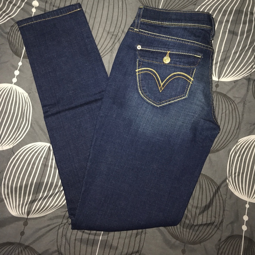 Levi's NWOT 524 Too Superlow Skinny jeans