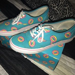 men's special edition donut vans. size 11