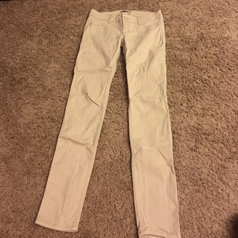 hollister khakis