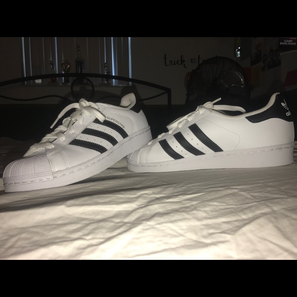 Adidas shoes size 7