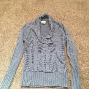 Size: M Soft gray sweater.