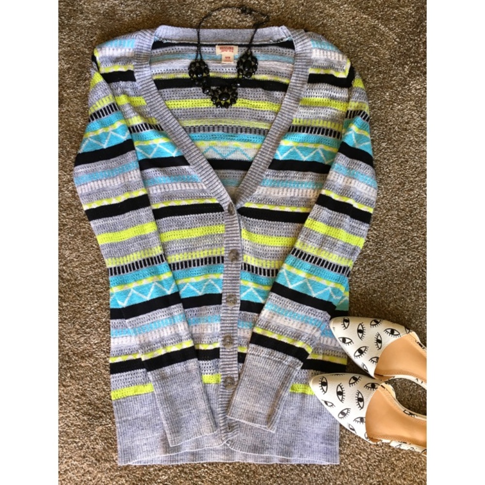 Mosssimo Vneck Cardigan