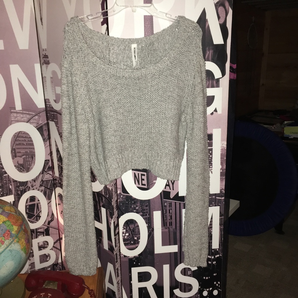 •Gray Crop Top Knit Sweater• - Picture 2 of 4
