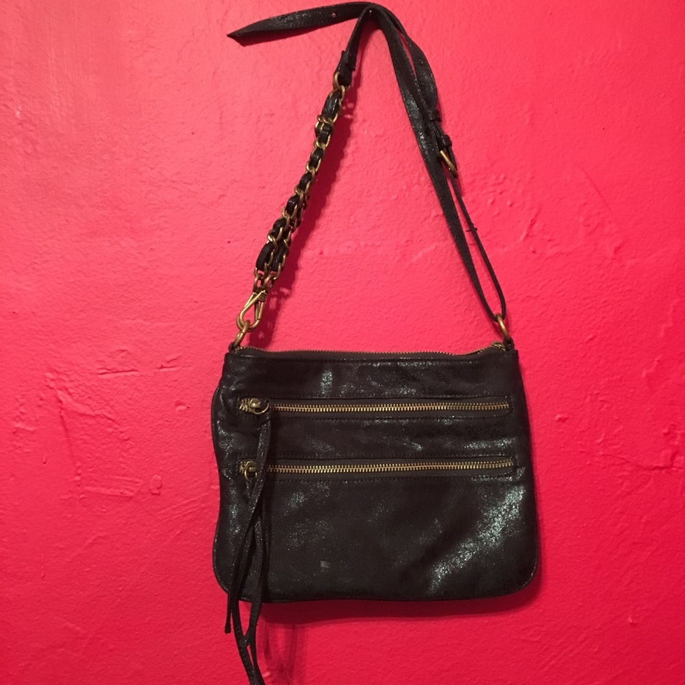 Little black purse with link straps