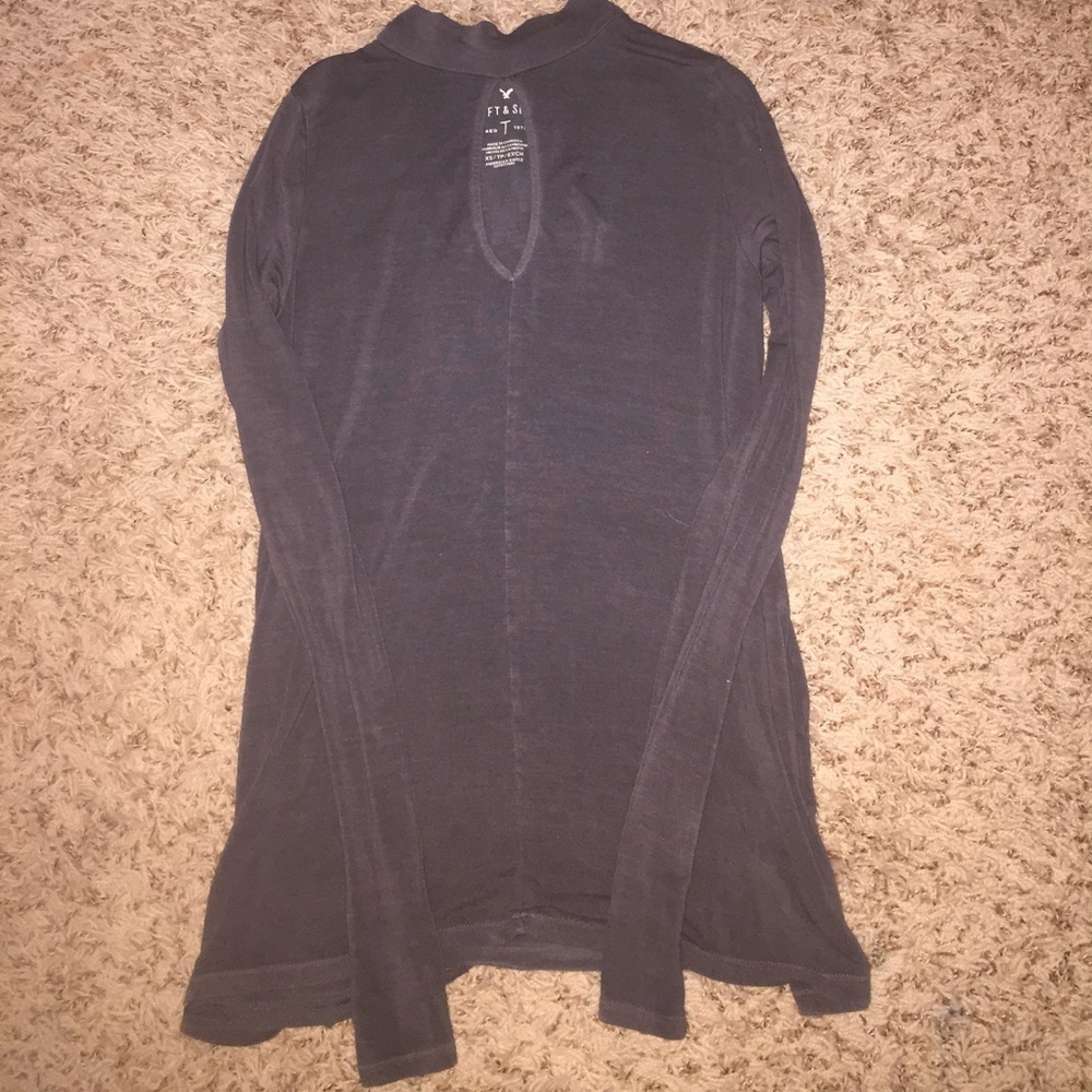 Gray long sleeve key hole American Eagle shirt