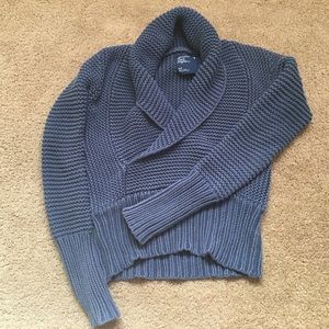 Gray bulky knit sweater. Size: S