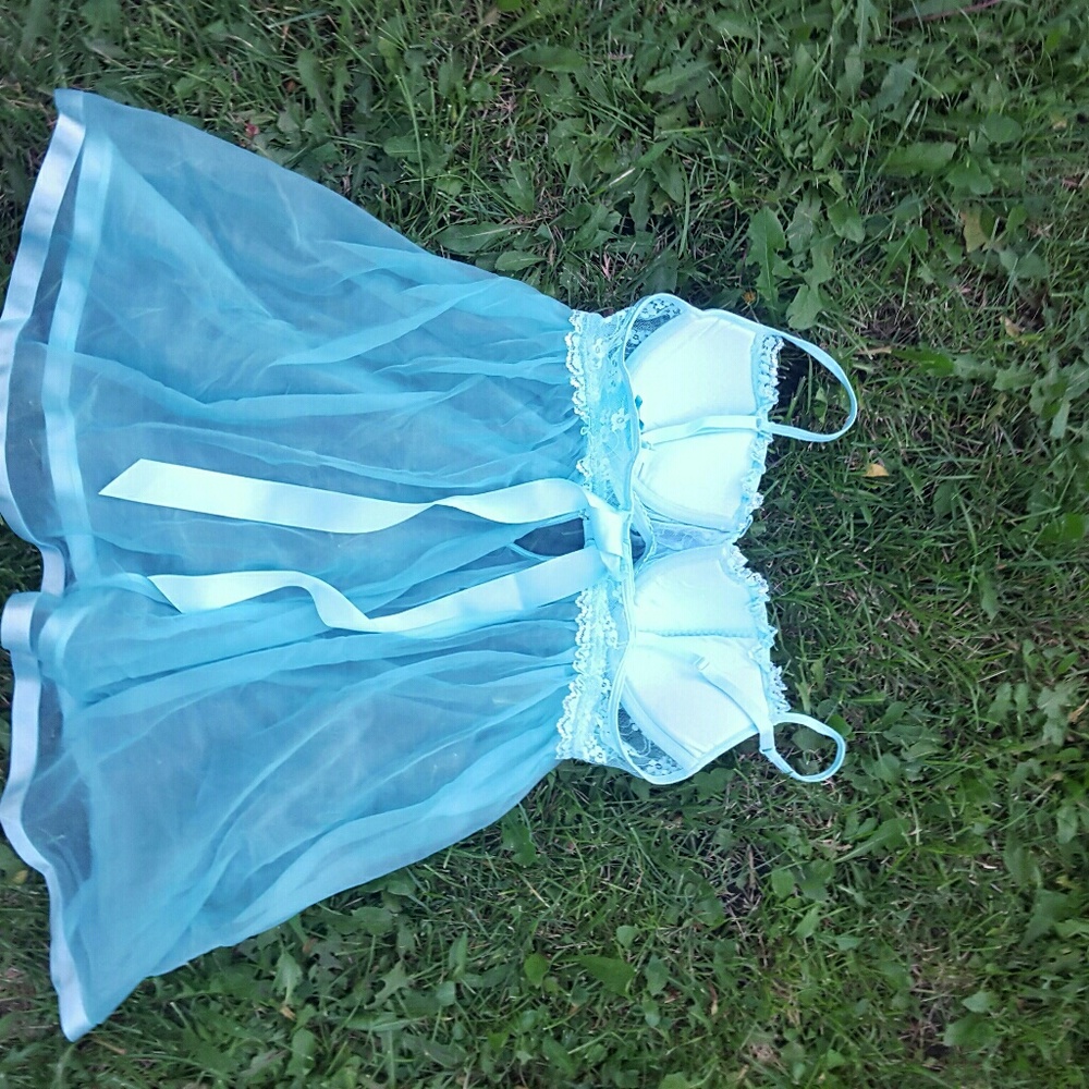 Lingerie - Picture 2 of 2
