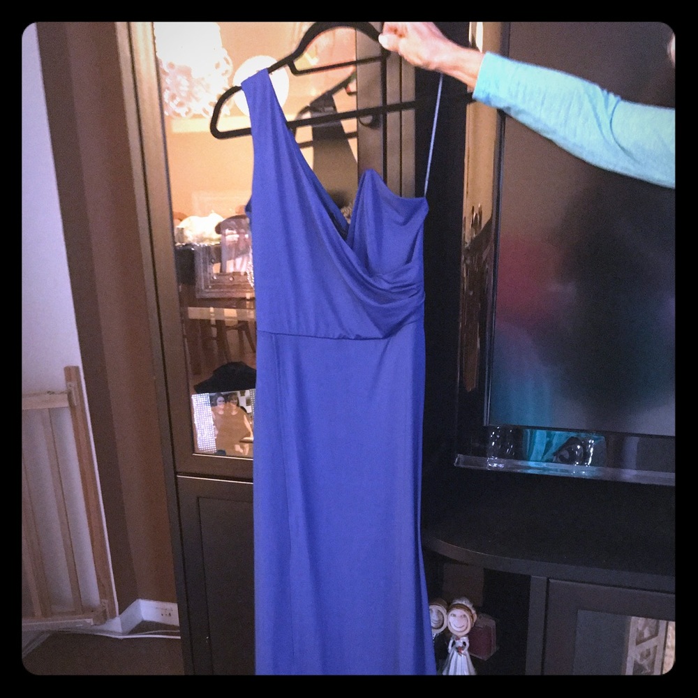Beautiful blue floor length dress! 🙌🔥✨👠