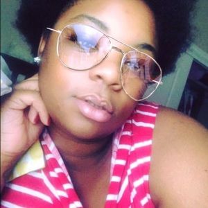 Meet your Posher, Alexandria
