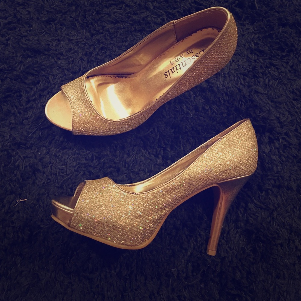 High heel shoes