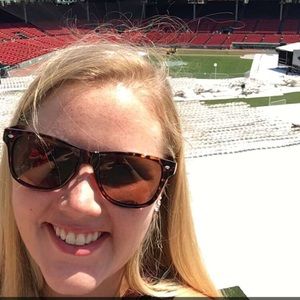 Meet your Posher, Stefanie