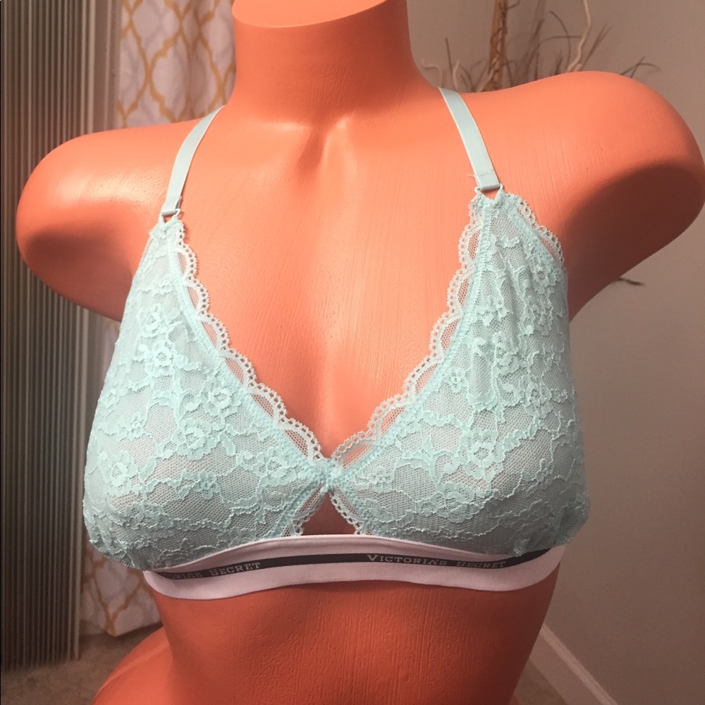 🎀 Victoria's Secret Unlined Bra. Size "L" 🎀
