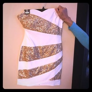 White & Gold beautiful dress!! ✨✨✨🔥🔥🔥