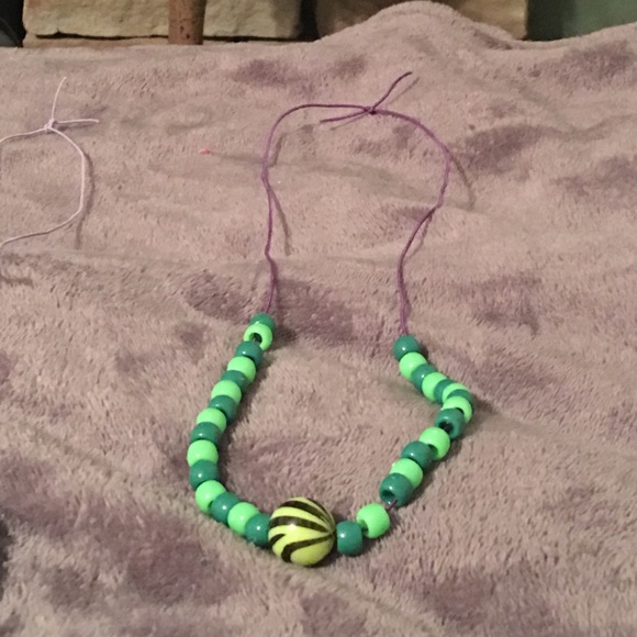 Pattern necklaces - Picture 4 of 4