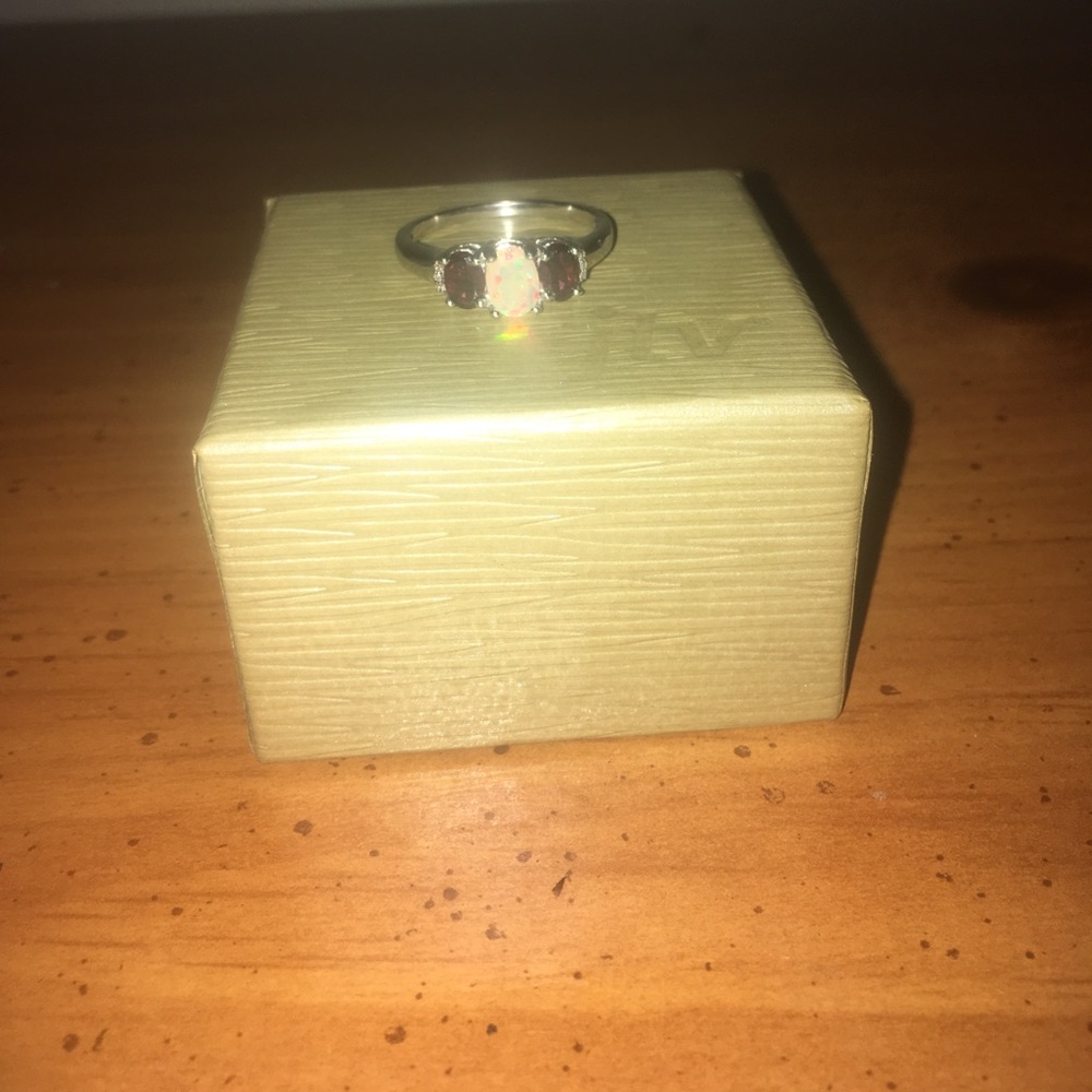 Rudy, Opal, and diamond 💎 ring