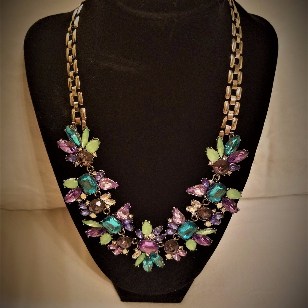 JUST IN   Bohemian Crystal Statement Necklace