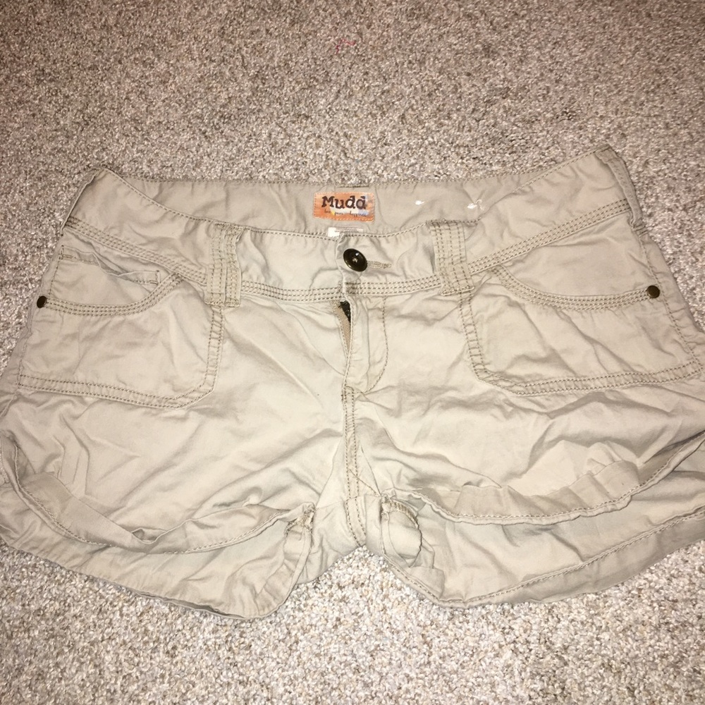 Mudd juniors khaki shorts!