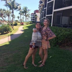 Meet your Posher, Julia