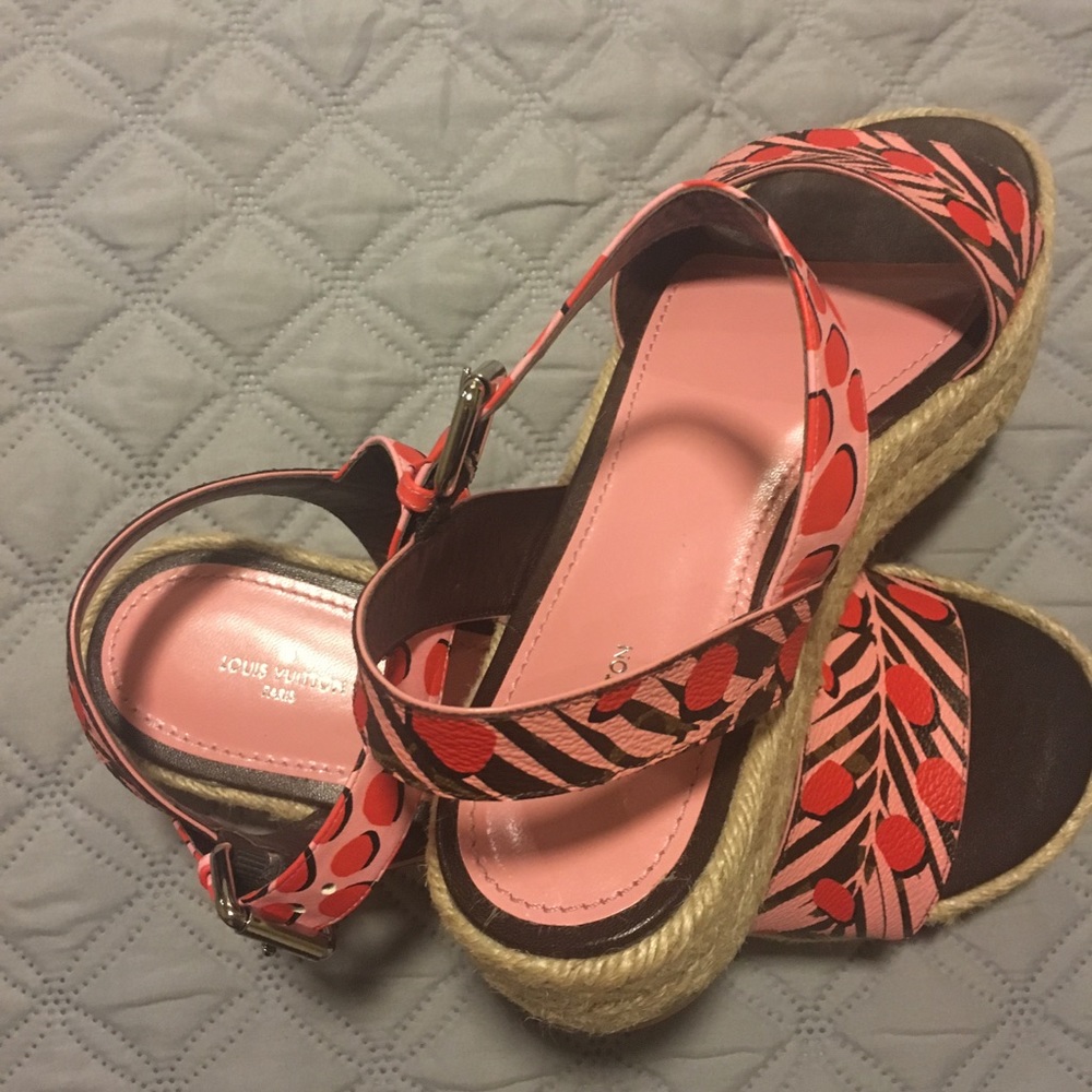 Louis Vuitton Hibiscus Sandal Flat size 11 New