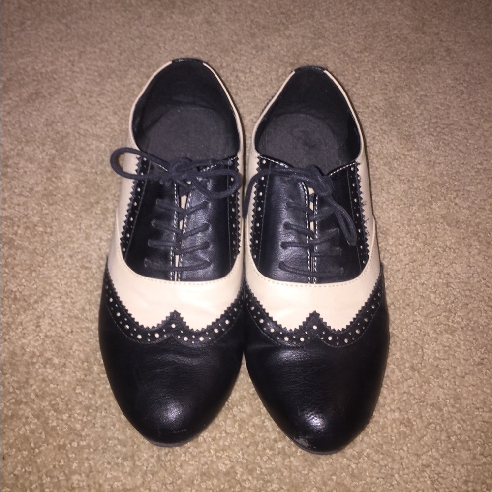 Black and cream oxfords