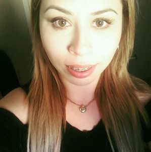 Meet your Posher, Aleida