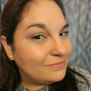 Meet your Posher, Roxanne