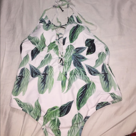 One piece leaf print bathing suit - Picture 1 of 3