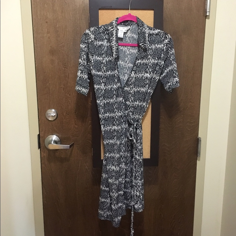 Max studio wrap dress