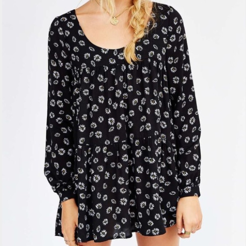 Kimchi Blue Daisy Tiered Tunic Top