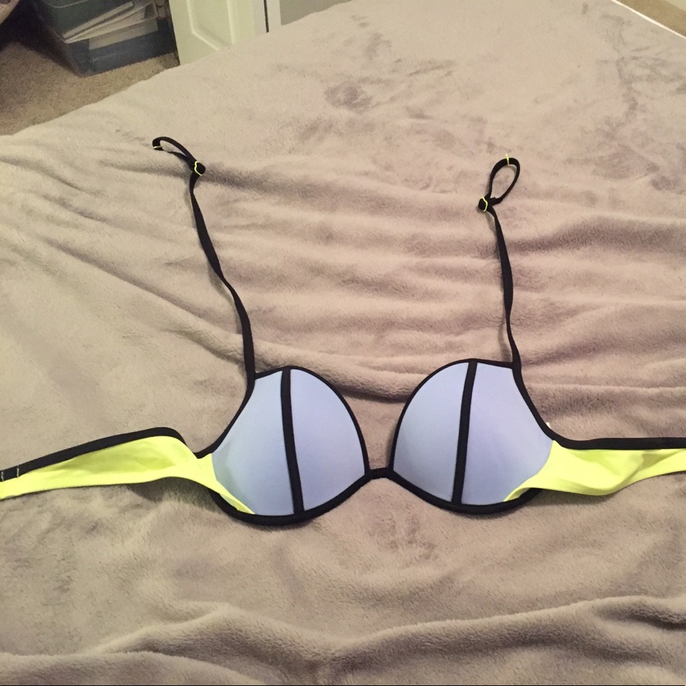 Victoria Secret swim top for sale! NEVER WORN!