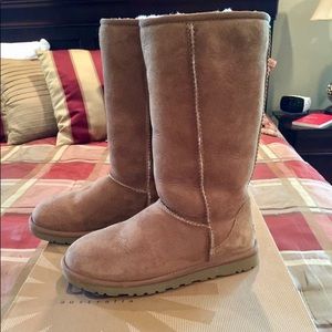 UGG CLASSICS
