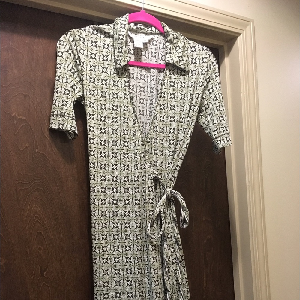 Max studio wrap dress,  green and white print!