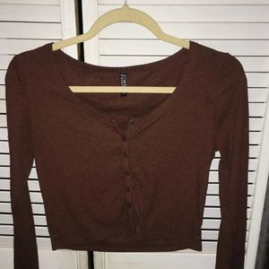 Cotton On long sleeved crop top // button down