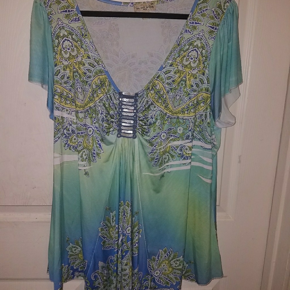 T-shirt with jewel center accent