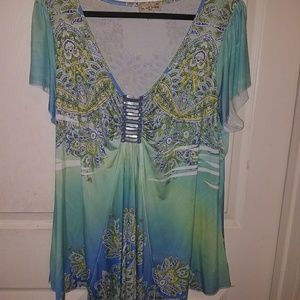 T-shirt with jewel center accent