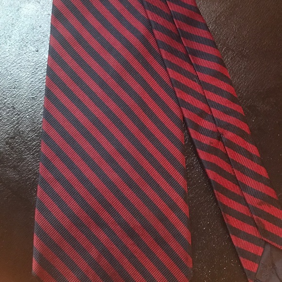Brooks Brothers tie - Picture 3 of 4