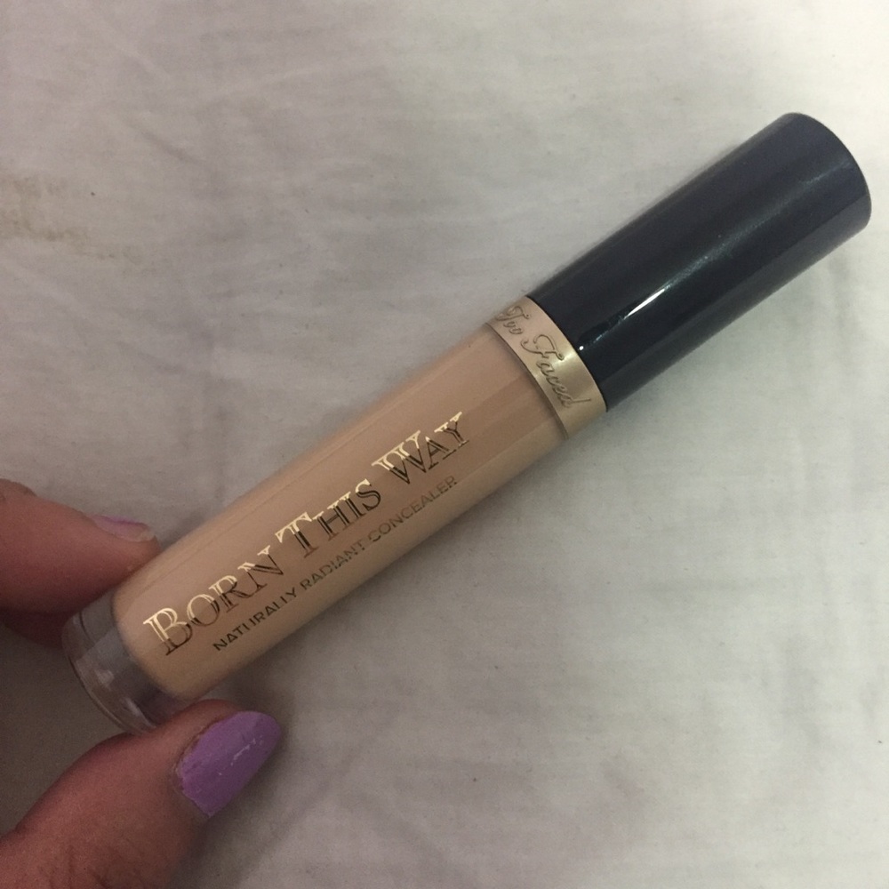 Too Faced: Born This Way Concealer (Light Medium)