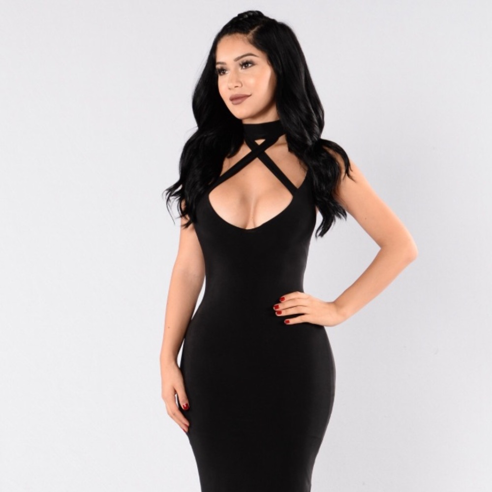 Lips Are Sealed Dress - Black Fitted Dress