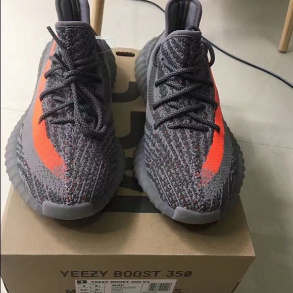 Yeezy 350 v2 Beluga - Picture 2 of 5