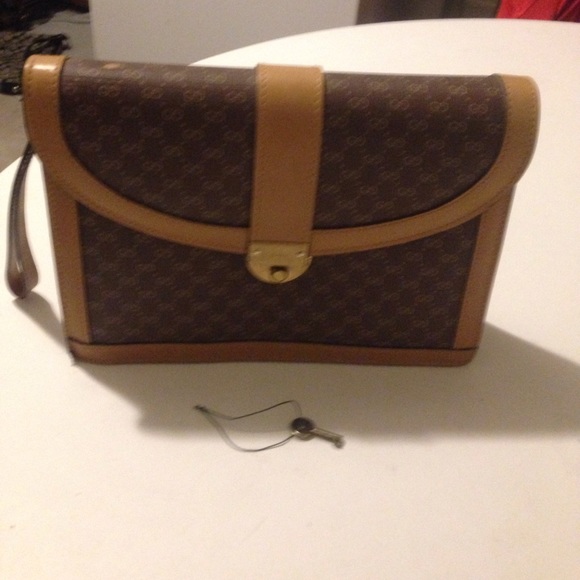 Vintage GUCCI CLUTCH💥💥1 hr sale - Picture 1 of 8