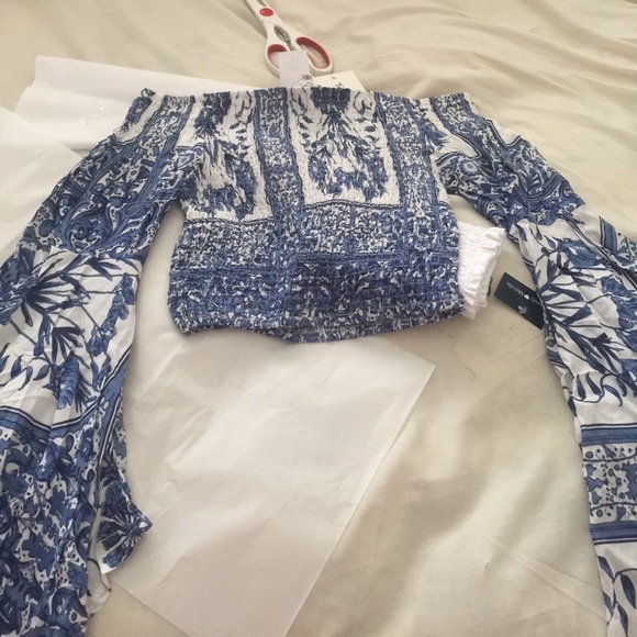 LF blue floral bell sleeve off shoulder top - Picture 2 of 2