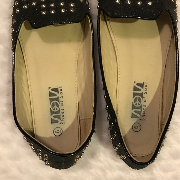 ❌SOLD❌ Black Glitter Flats with Studs - Picture 4 of 5