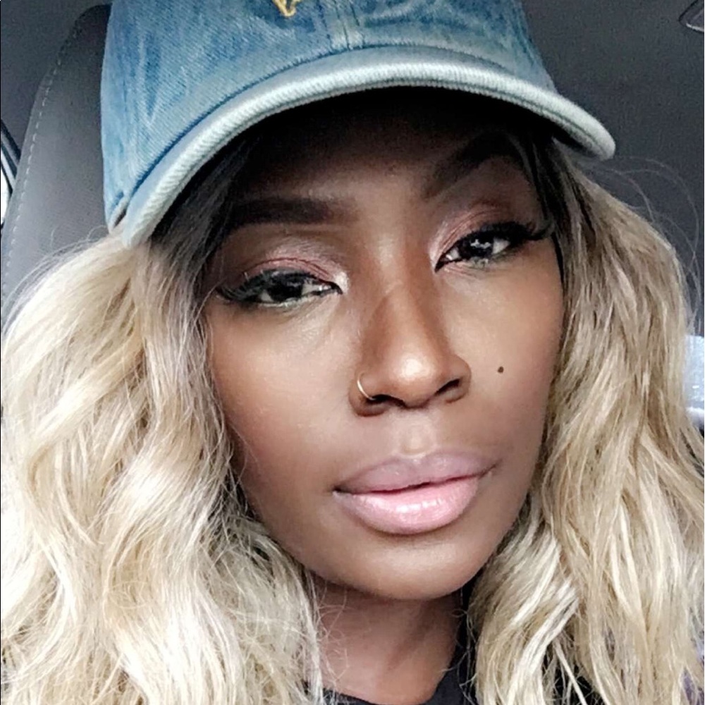 Meet your Posher, Febi