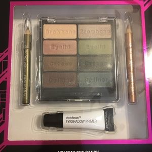 3 sets 1 mascara, 1 polish, & 1 eye shadow