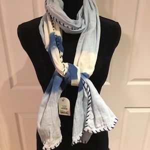 Jessica Simpson Blue and Cream scarf