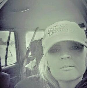 Meet your Posher, Caroline