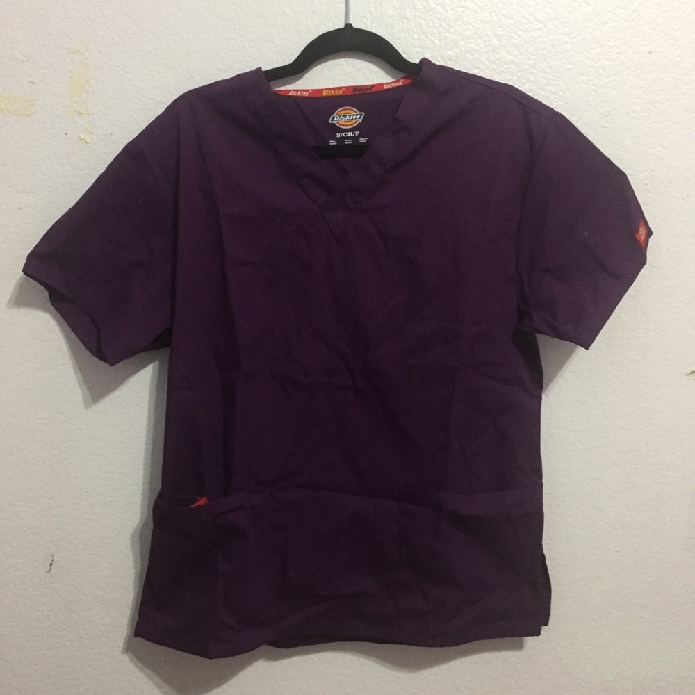 Women's Scrub Top/Pant in Eggplant Color